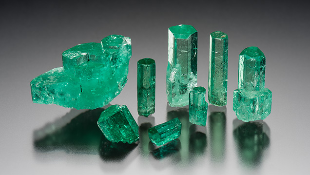 loose emerald crystals from Coscuez Mine — credit: GIA