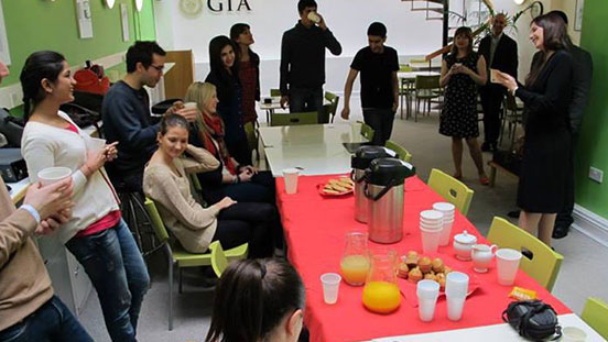 一些最受尊敬的和有影响力的宝石和珠宝专业人士定期来美国宝石研究院 (GIA) 与您分享他们的真知灼见。 这些都是难得的机会来了解这个行业，并建立与贵宾的关系。