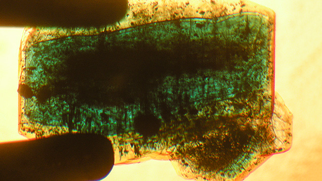 Intense green core in type 1 Nacken synthetic emerald