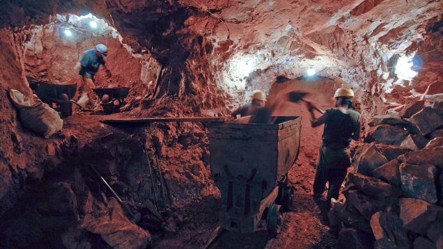 アナイ鉱山での採鉱