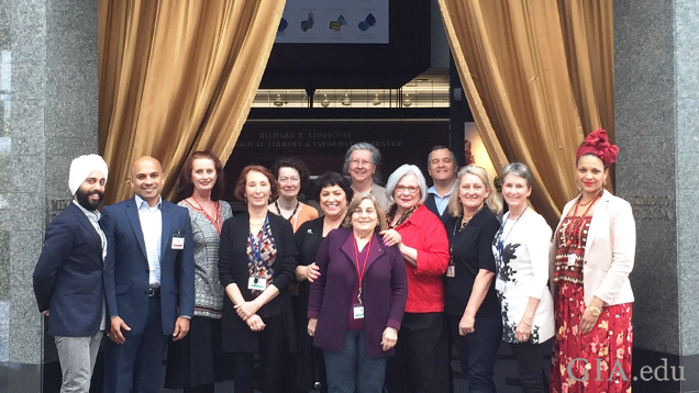 12の同窓会支部の代表がGIAの世界本部に集まった。