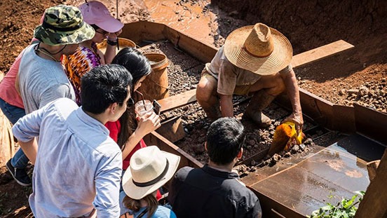 タイは宝石に豊かな国であり、世界の宝石カット首都の一つである。 現場で採掘される宝石を見るには、チャンタブリのような場所を訪れてみましょう。忘れられない体験になるでしょう。