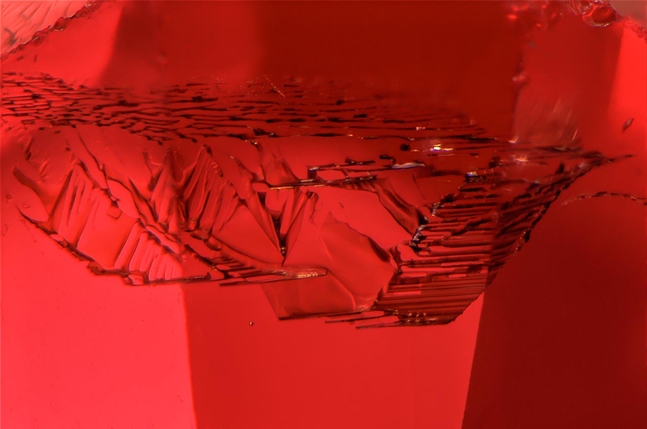 A selection of photomicrographs of synthetic and treated spinel.