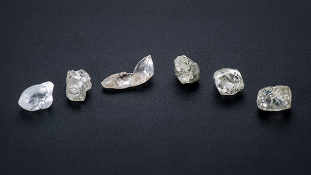 8–10 ct diamond crystals