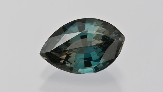 E. J. Gübelin 博士假蓝宝石藏品