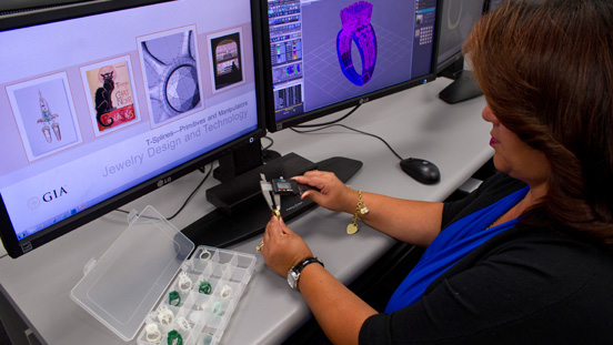 用 3D 打印机设计自己的作品集是课程的重要部分 — 让你准备好适应这个不断变化的行业。