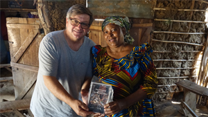 Robert Weldon, GIA director of the Richard T. Liddicoat Library and Information Center, pictured with an artisanal miner from Tunduru, Tanzania.