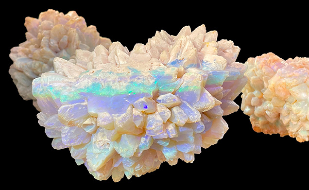 Figure 2. The intergrowth of opal and its precursor calcite in pineapple opal. This specimen is 12 × 10 × 8 cm and weighs 690 g. Photo by Si Athena Chen; courtesy of Graeme Dowton.