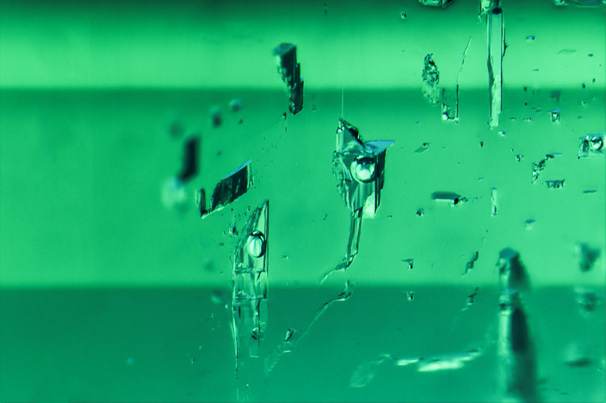 Blocky fluid inclusions point to a schist-related deposit