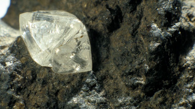 Diamonds are effective messengers as they preserve and transport inclusions from the deep Earth and thus reveal much about our planet that would be otherwise inaccessible