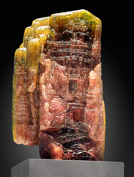 Hue Palace statue carved from Luc Yen tourmaline