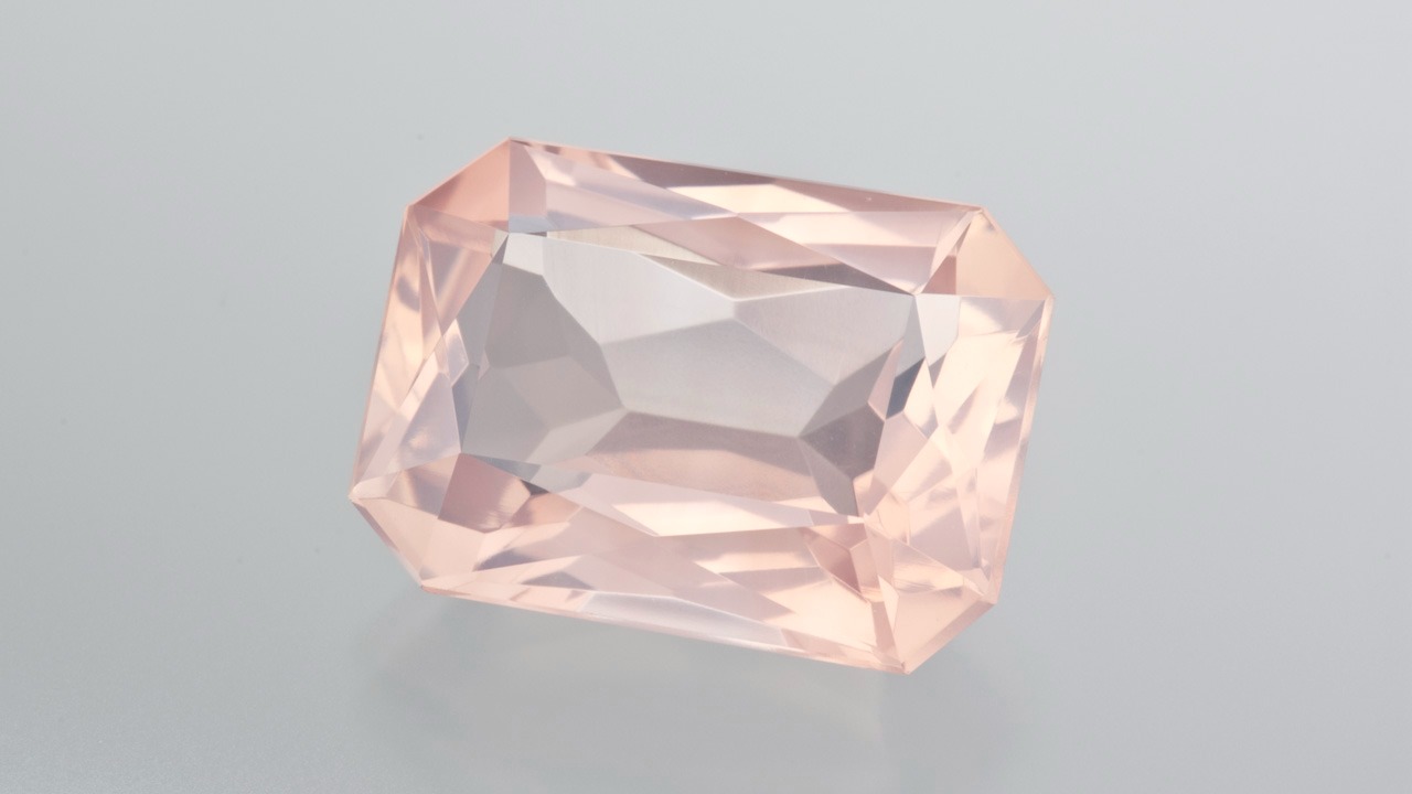 ローズクォーツ | ローズクォーツストーン – GIA