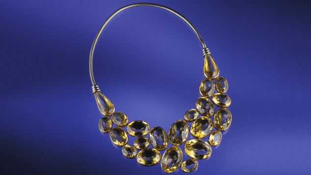 A medley of oval-cut citrines in various sizes graces this elegant necklace. – GIA & Tino Hammid, courtesy a private collector