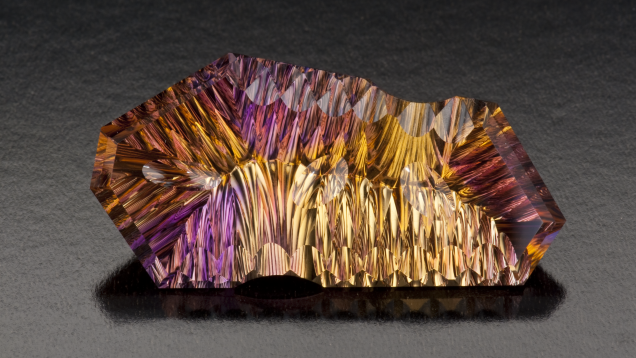 48.90カラットのアメトリン