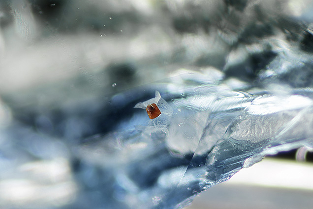 Red pyrochlore inclusion in sapphire from southern Vietnam