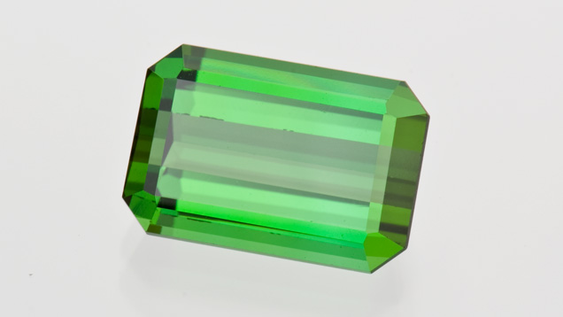 8.76 克拉祖母绿切工碧玺