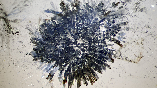 Dumortierite clusters