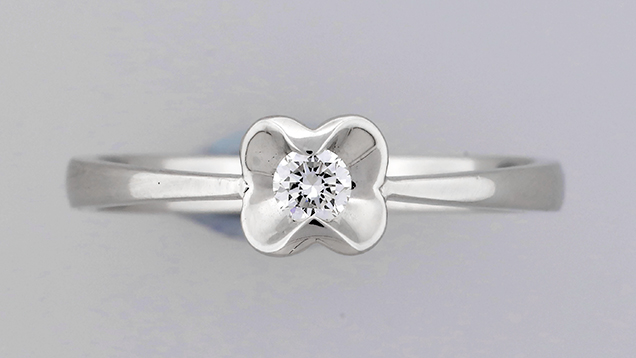 CVD synthetic melee diamond mounted in ring