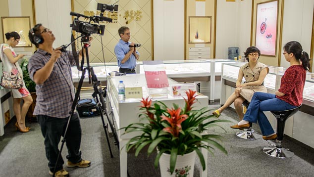 GIA 团队花了很长时间来记录中国的宝石和珠宝行业。摄影：Eric Welch （埃里克·韦尔奇），© GIA