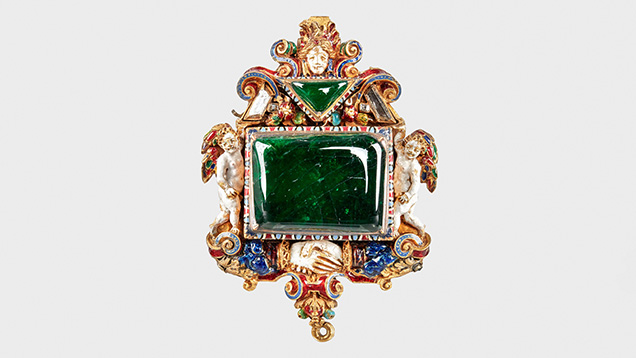 Figure 2. Catherine de’ Medici’s sixteenth-century pendant, measuring approximately 5.5 × 4.0 × 1.4 cm and weighing 52.35 g, in enameled gold with emeralds and four colorless gems (BnF collection no. 56.336). Photo by Serge Oboukhoff; courtesy of the Museum of the National Library of France.