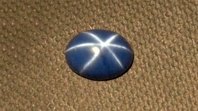 A blue synthetic star sapphire from past production of Wiede’s Carbidwerk