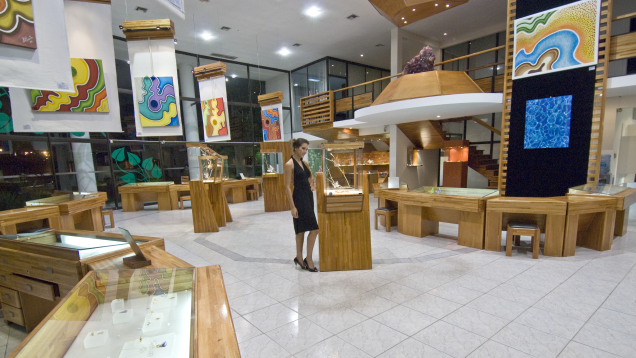 MandM（エム・アンド・エム）のショールーム・ブティック