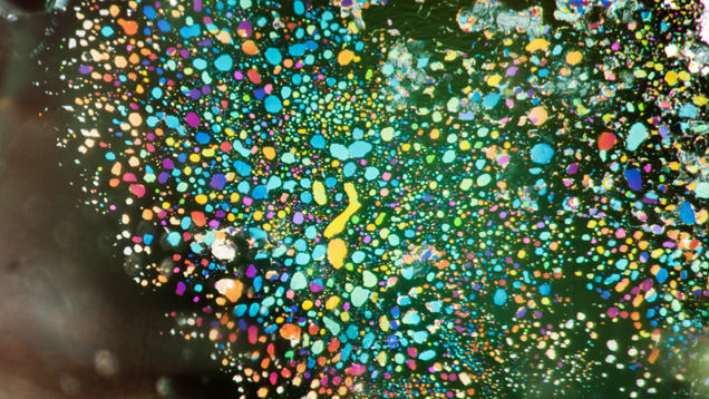 Numerous interference thin films in Russian emerald