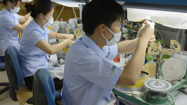 カッティング工場