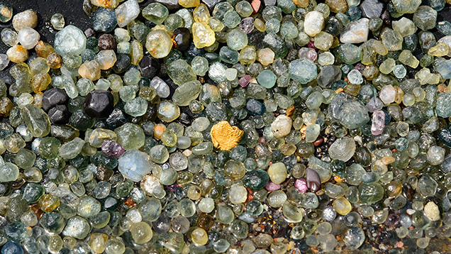 サファイアの原石