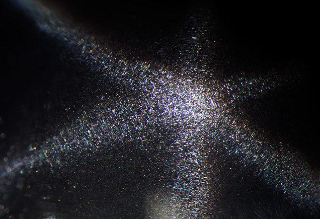 Six-rayed star in an untreated spinel.