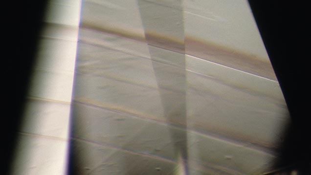 色と反射グレーニング. ファンシーカラーダイヤモンドは、多くの場合、ファンシーカットが施される。